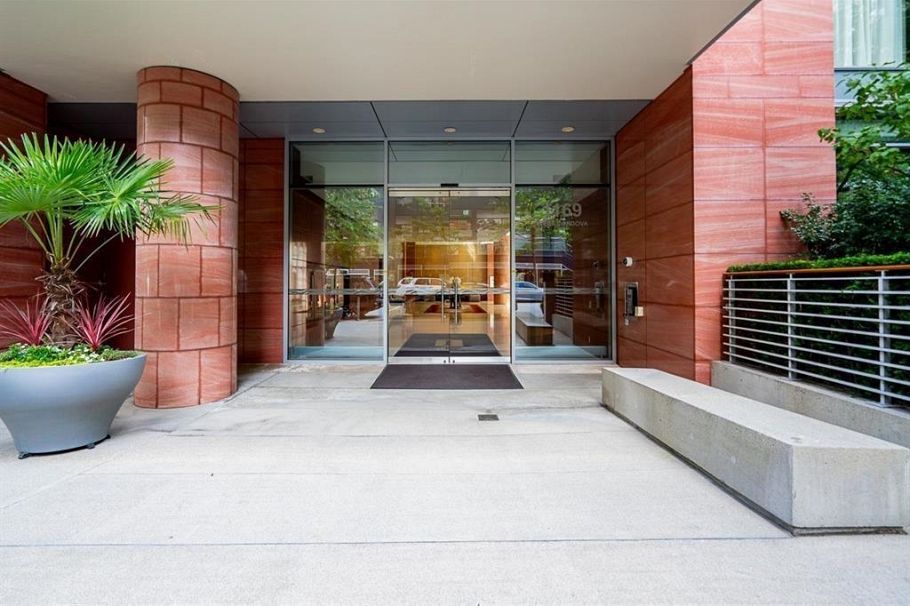 1163 W Cordova Street Vancouver, BC - 31