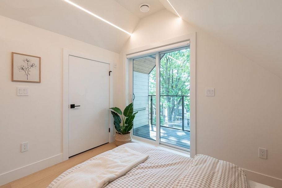 1 3615 Turner Street Vancouver, BC - 25