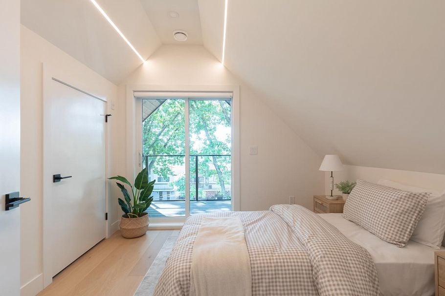 1 3615 Turner Street Vancouver, BC - 23