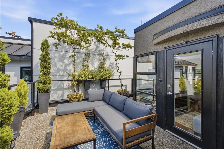 401 3673 W 11th Avenue Vancouver, BC - 1