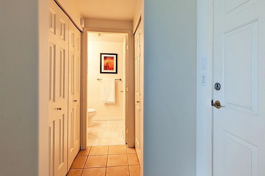 422 3629 Deercrest Drive North Vancouver, BC - 12