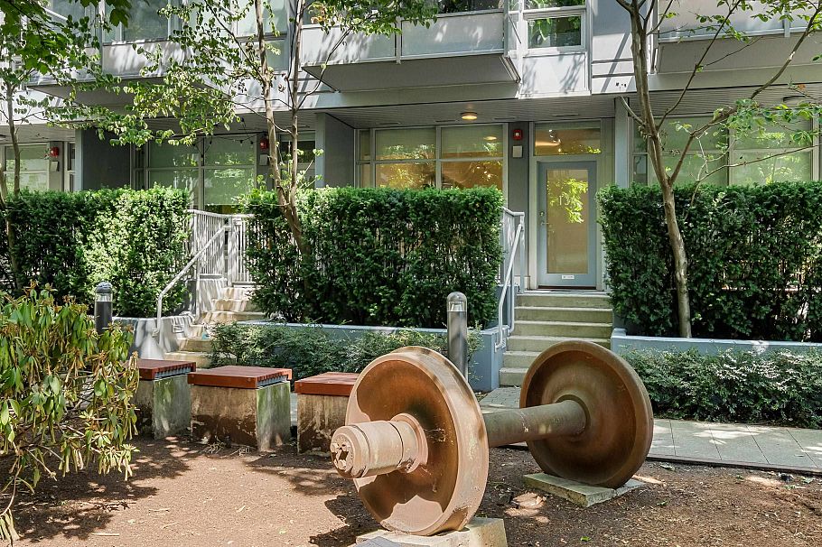 134 E 1st Avenue Vancouver, BC - 30