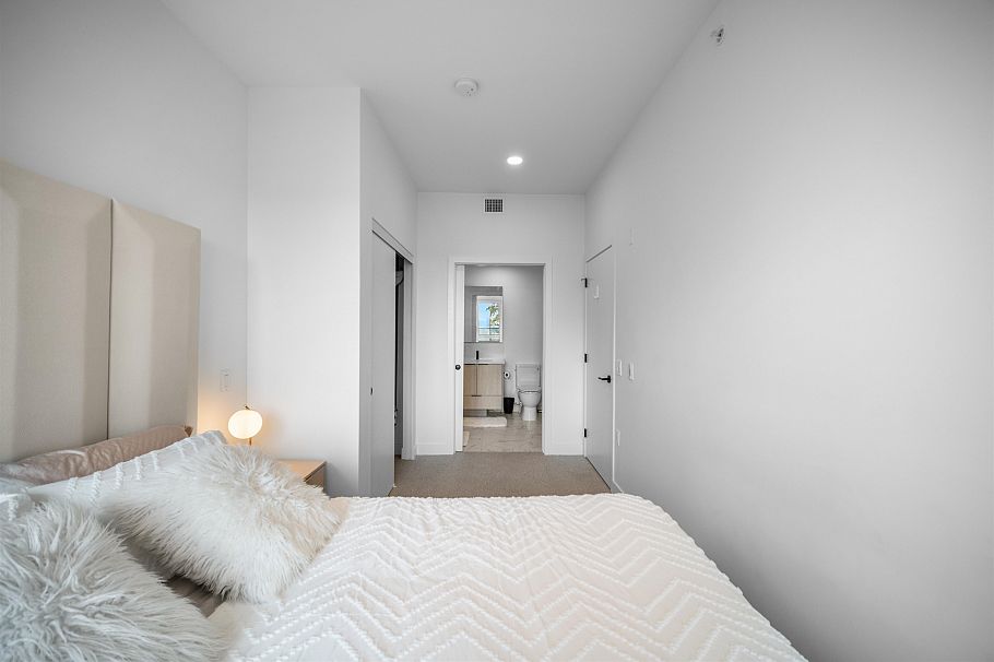 454 422 E 3rd Street North Vancouver, BC - 7