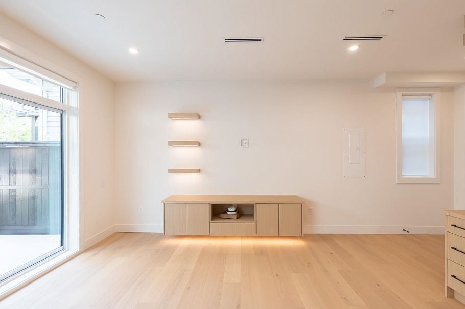 2 3615 Turner Street Vancouver, BC - 5