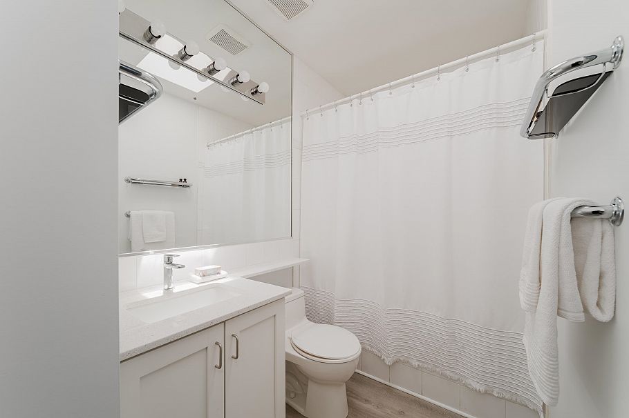302 3788 W 10th Avenue Vancouver, BC - 21
