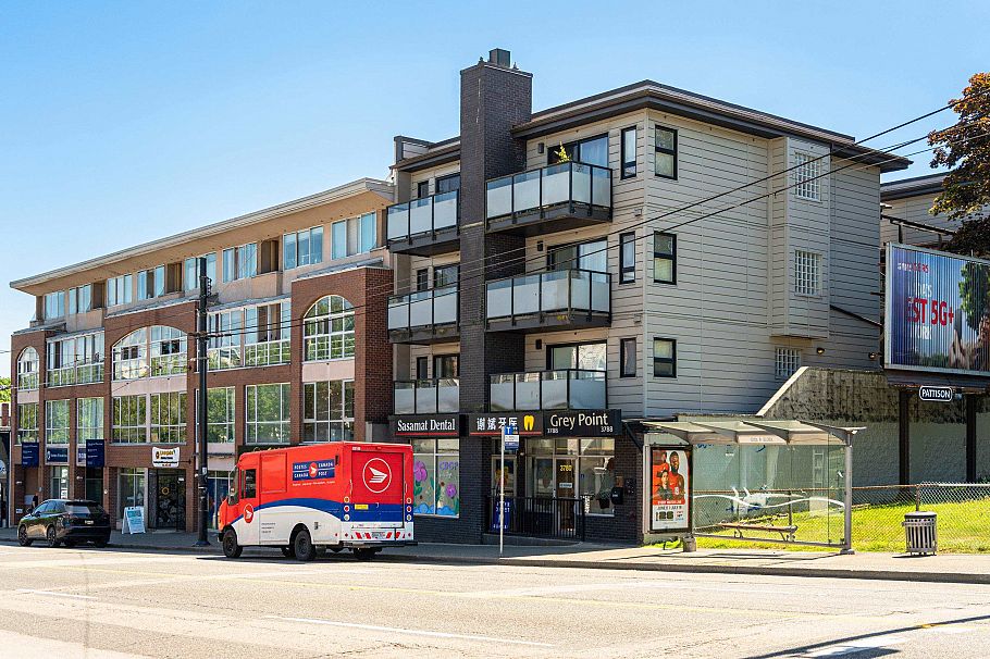 302 3788 W 10th Avenue Vancouver, BC - 30