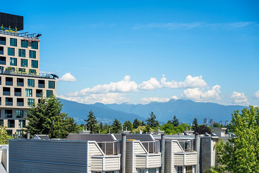302 3788 W 10th Avenue Vancouver, BC - 12