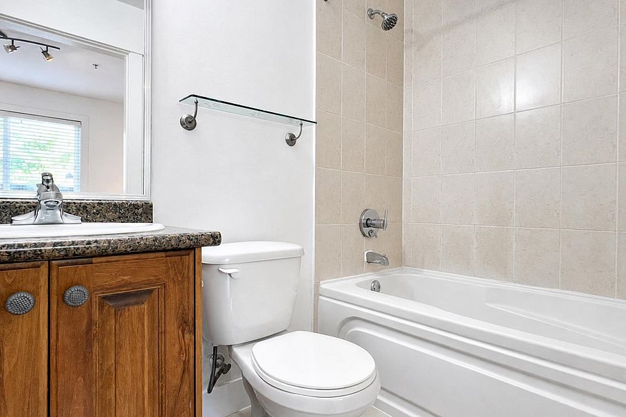 2388 E 5th Avenue Vancouver, BC - 29