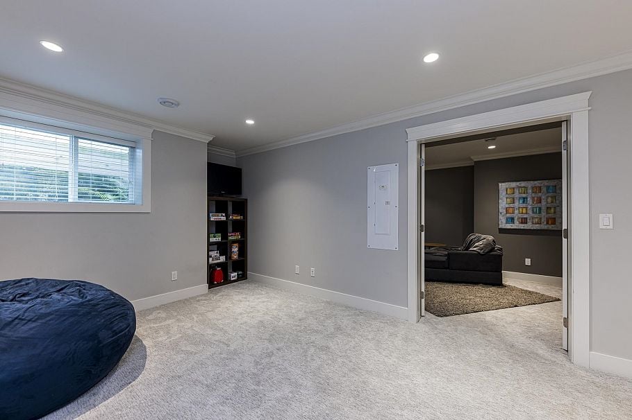 842 W 20th Street North Vancouver, BC - 21
