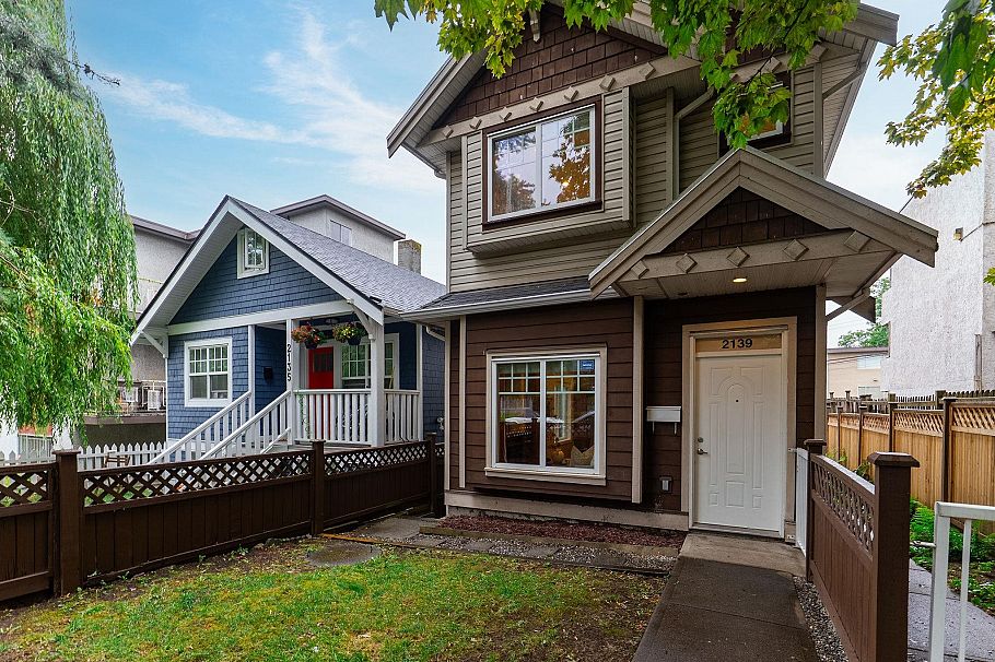 2139 Triumph Street Vancouver, BC - 17