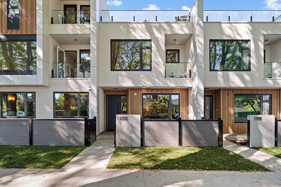 3 1491 Devonshire Crescent Vancouver, BC - 1