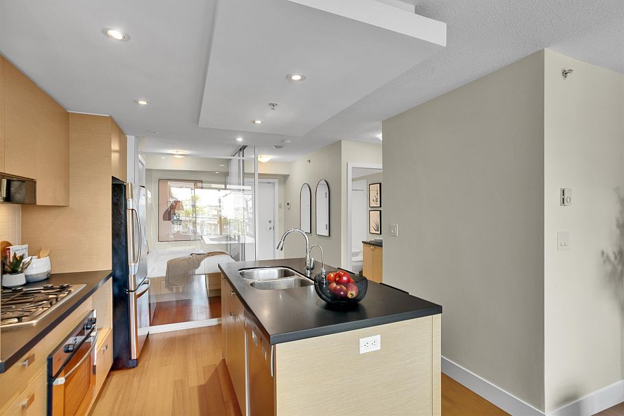202 1530 W 8th Avenue Vancouver, BC - 20
