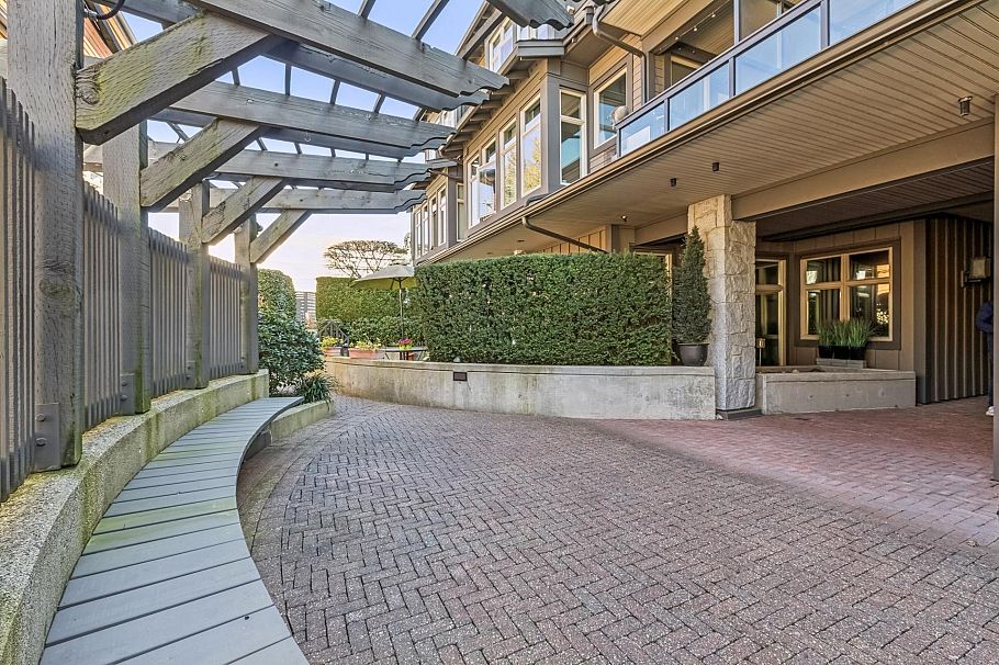 303 116 W 23rd Street North Vancouver, BC - 25