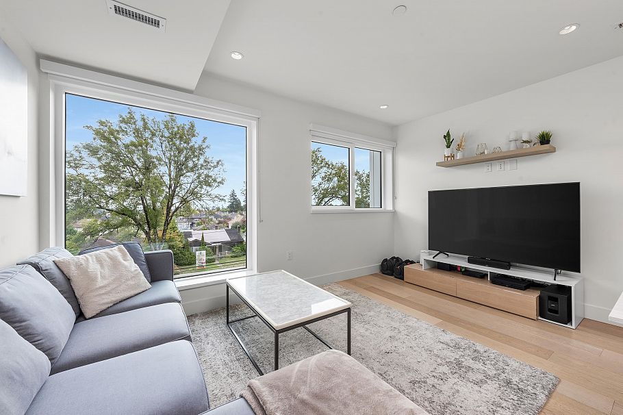 138 W Woodstock Avenue Vancouver, BC - 11