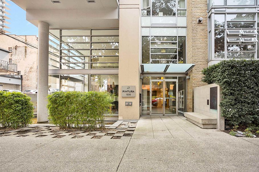 202 1530 W 8th Avenue Vancouver, BC - 2