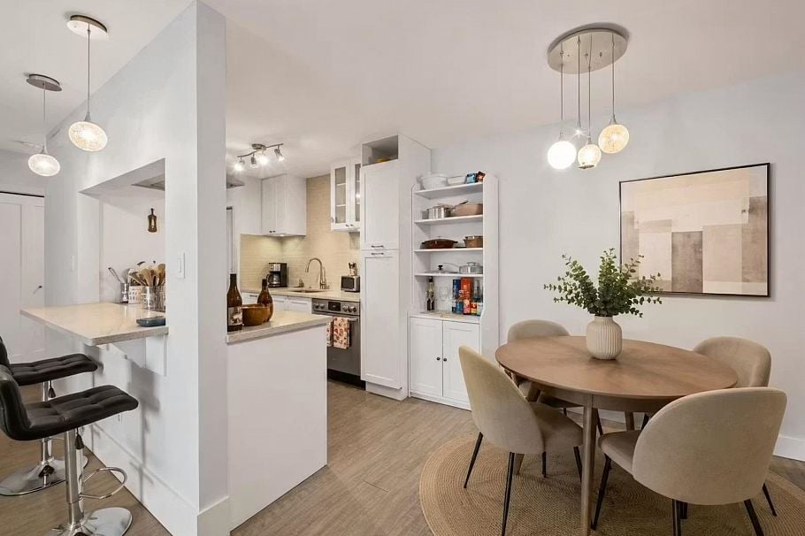 210 141 W 13th Street North Vancouver, BC - 19