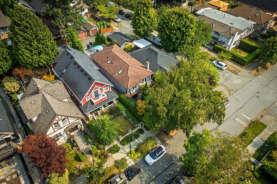 2183 Napier Street Vancouver, BC - 36