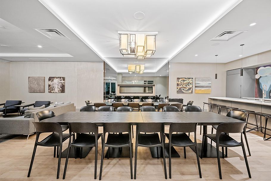 704 125 E 14th Street North Vancouver, BC - 36