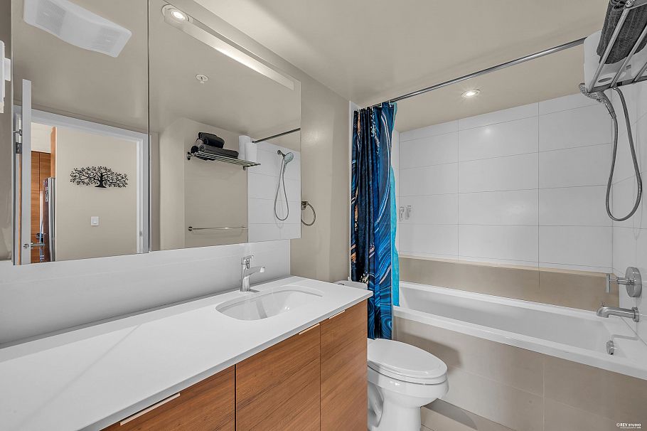 401 1677 Lloyd Avenue North Vancouver, BC - 13