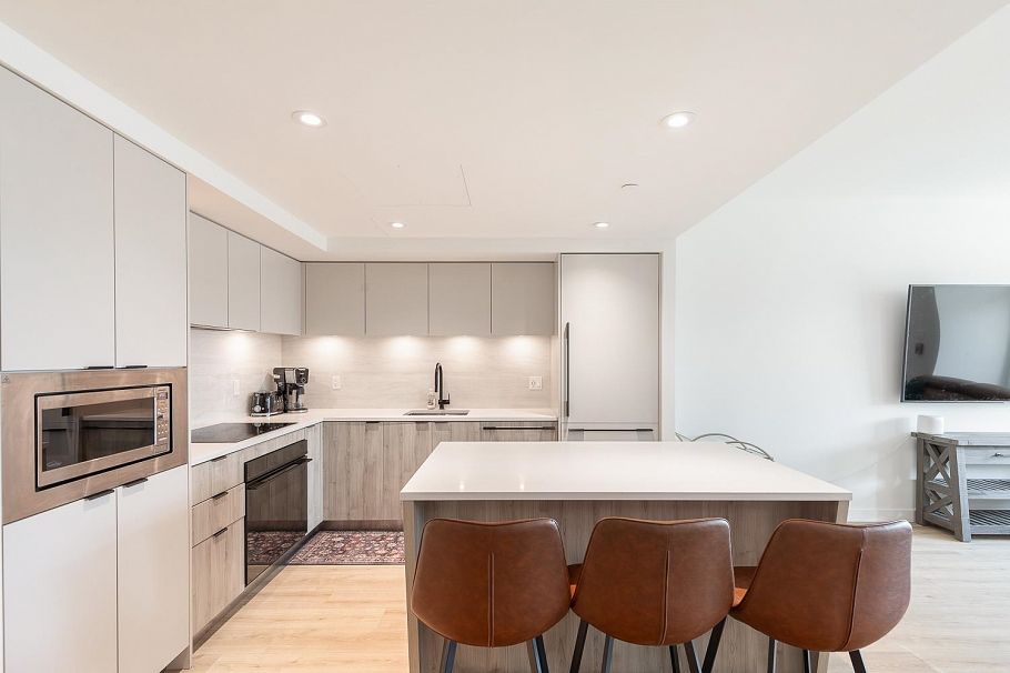 107 755 Harbourside Drive North Vancouver, BC - 11