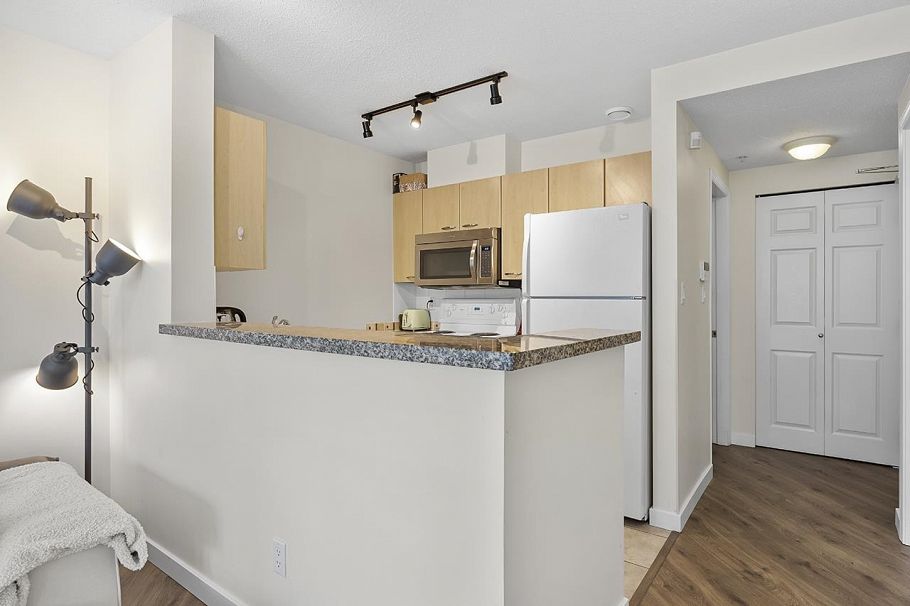 1601 1420 W Georgia Street Vancouver, BC - 6