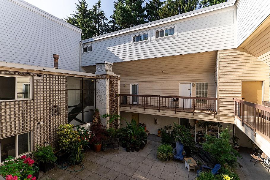 219 2910 E Pender Street Vancouver, BC - 36