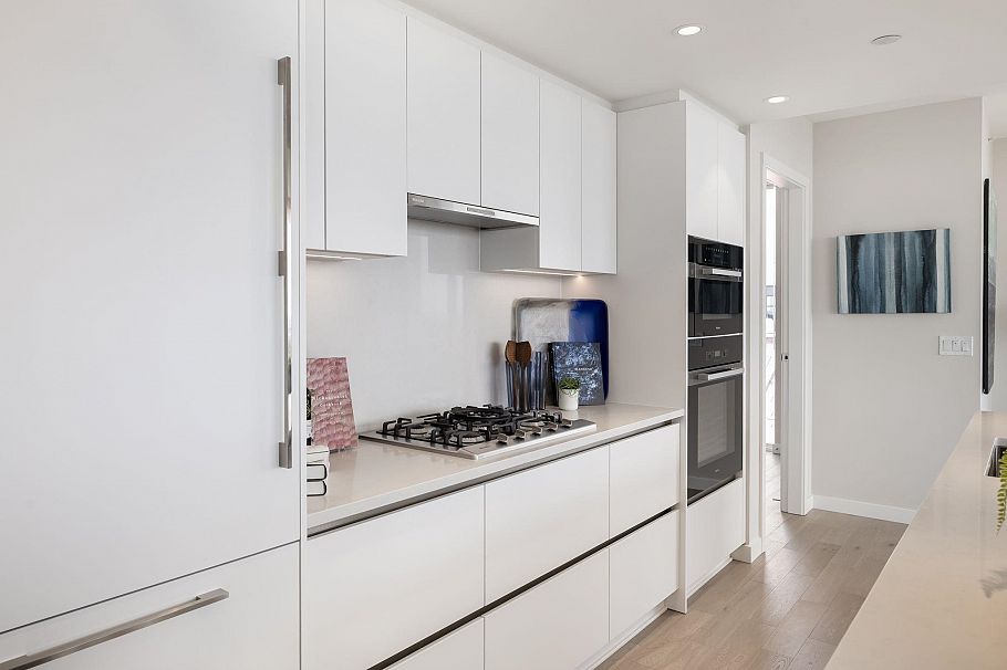 1402 485 W 42nd Avenue Vancouver, BC - 2