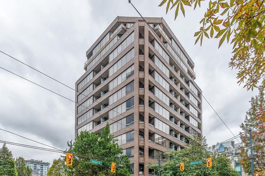 701 1010 Howe Street Vancouver, BC - 1