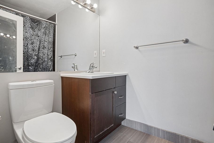 701 1010 Howe Street Vancouver, BC - 13