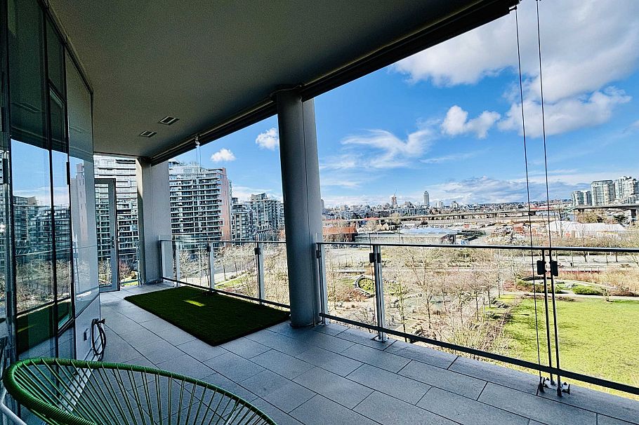604 1616 COLUMBIA STREET, Vancouver BC V5Y 0B7 Vancouver, BC - 1