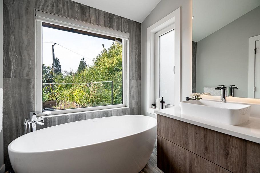 955 Forest Hills Drive North Vancouver, BC - 23