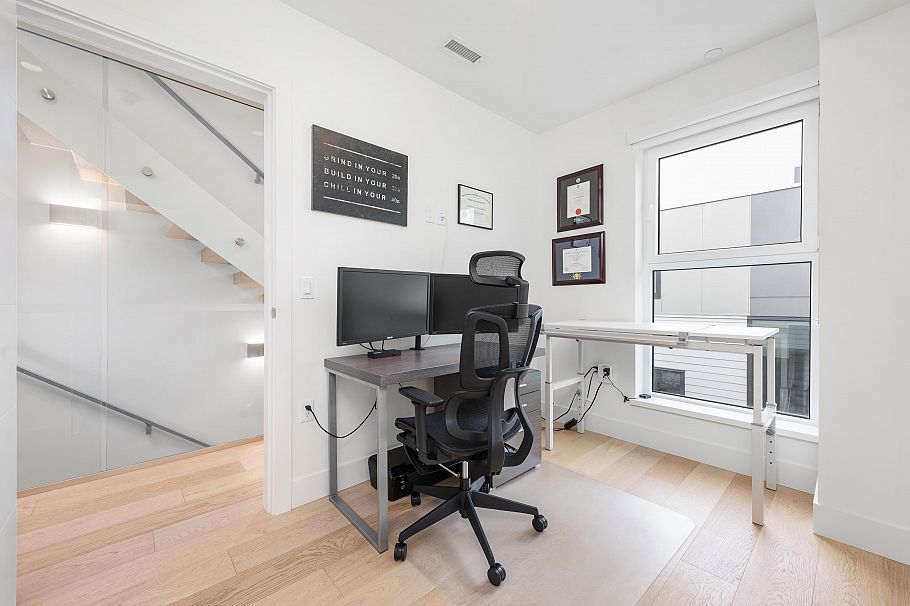 138 W Woodstock Avenue Vancouver, BC - 23