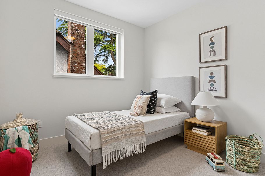 2 3058 W 34th Avenue Vancouver, BC - 20