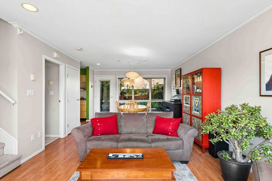 13 2389 Charles Street Vancouver, BC - 12