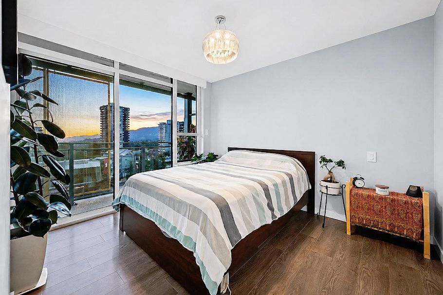 704 125 E 14th Street North Vancouver, BC - 18
