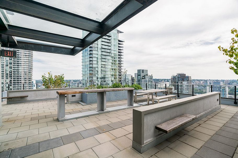 703 1325 Rolston Street Vancouver, BC - 9