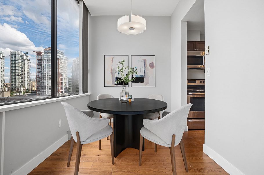701 1010 Howe Street Vancouver, BC - 6