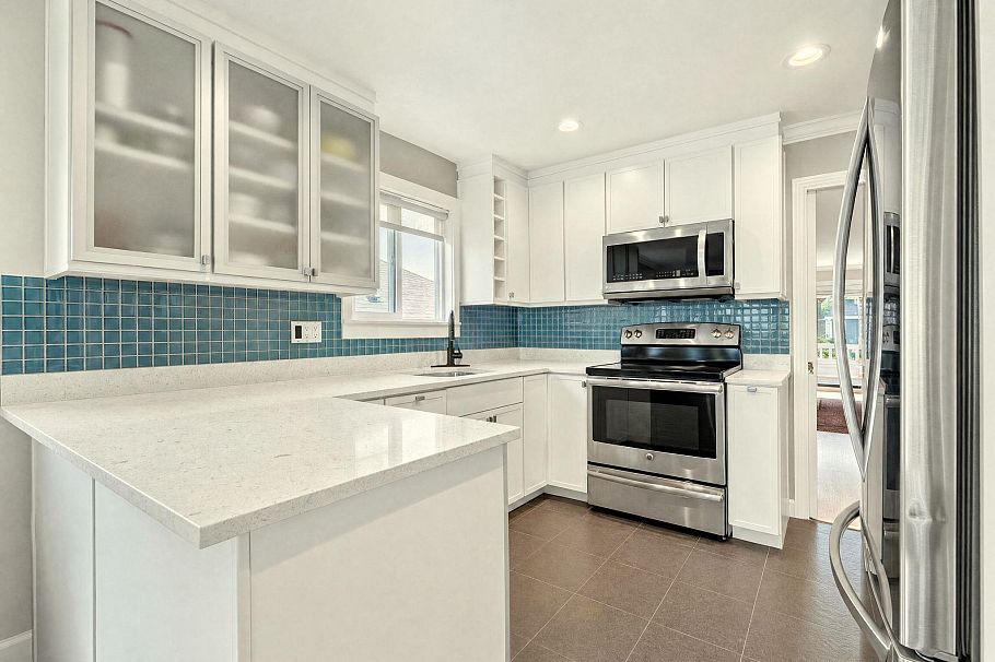 2183 Napier Street Vancouver, BC - 10