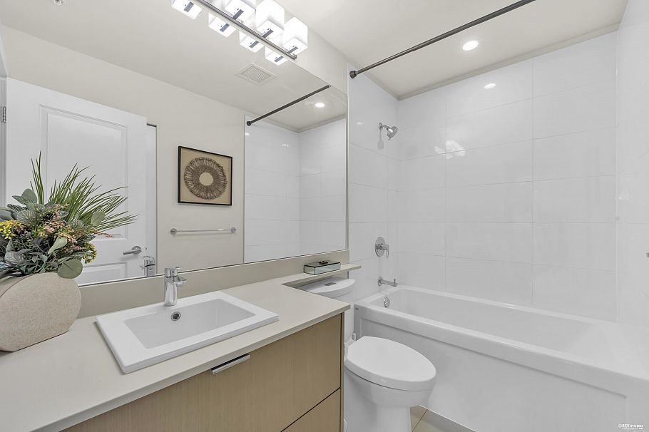 315 255 W 1st Street North Vancouver, BC - 25