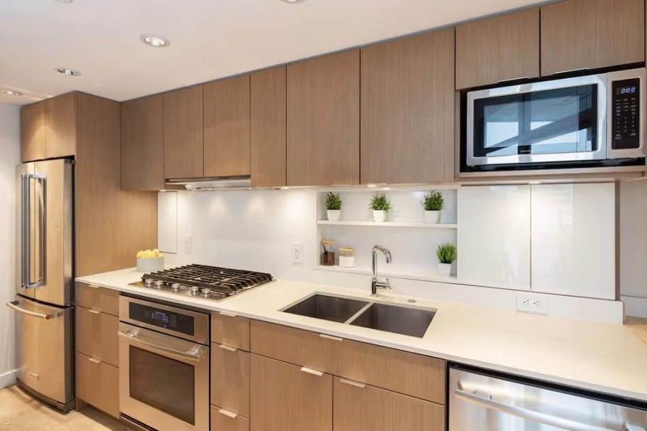 302 161 E 1st Avenue Vancouver, BC - 5