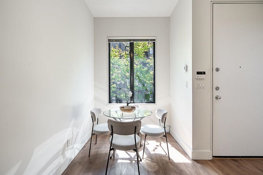 1 1425 W 11th Avenue Vancouver, BC - 9