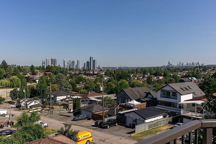 219 2910 E Pender Street Vancouver, BC - 22