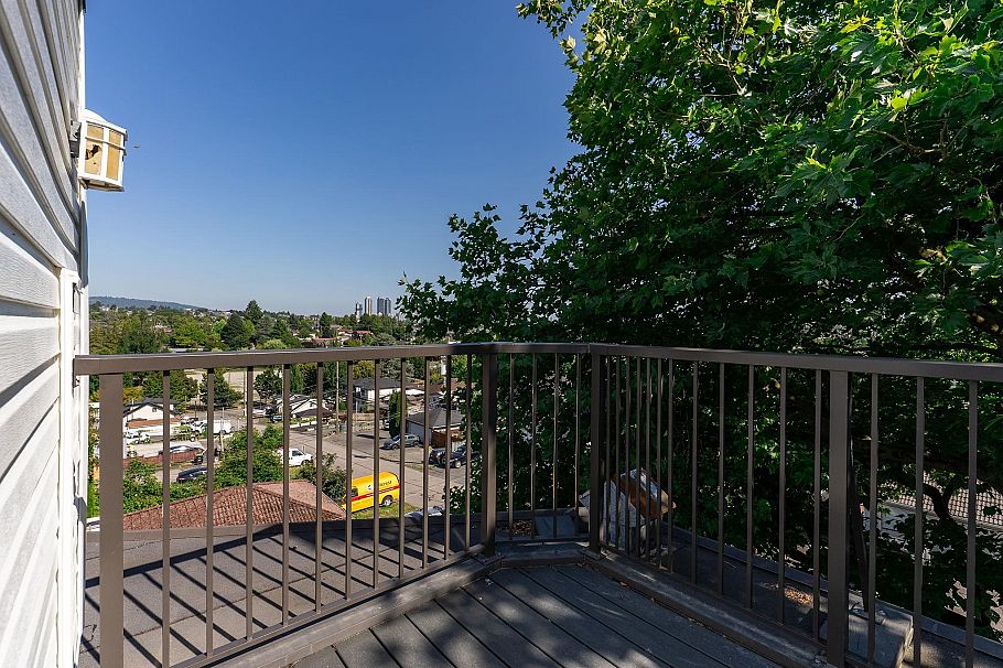 219 2910 E Pender Street Vancouver, BC - 27