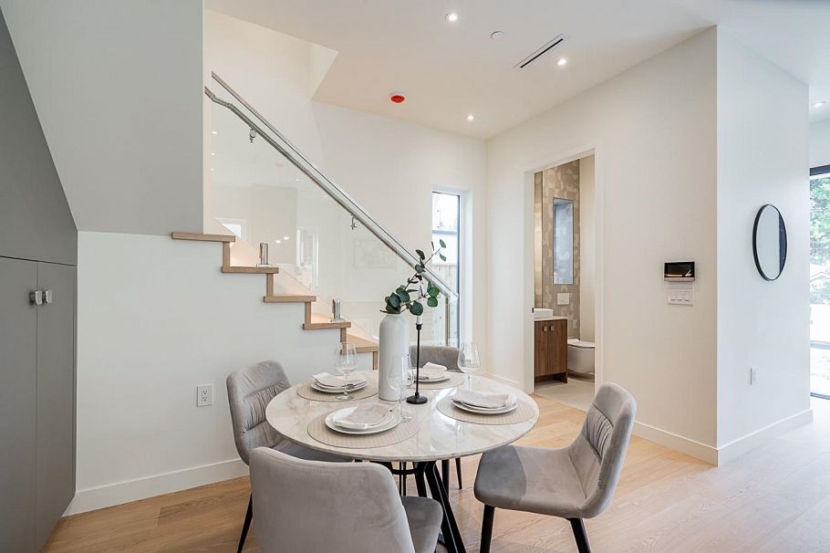 1 456 E 38th Avenue Vancouver, BC - 17