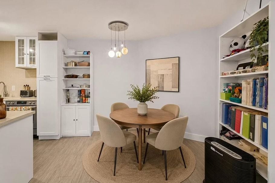 210 141 W 13th Street North Vancouver, BC - 6