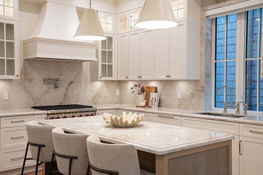 1 127 W 17th Avenue Vancouver, BC - 2