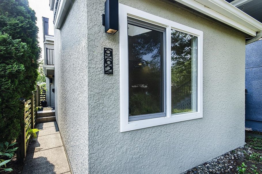 962 E 11th Avenue Vancouver, BC - 3