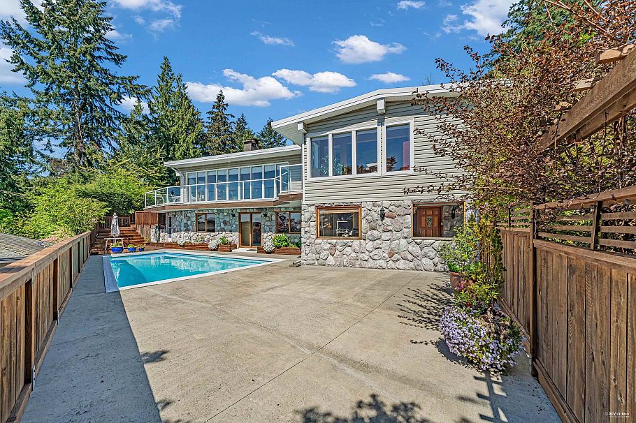 4323 Valencia Avenue North Vancouver, BC - 29