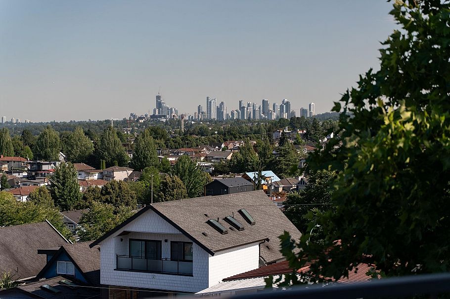219 2910 E Pender Street Vancouver, BC - 28