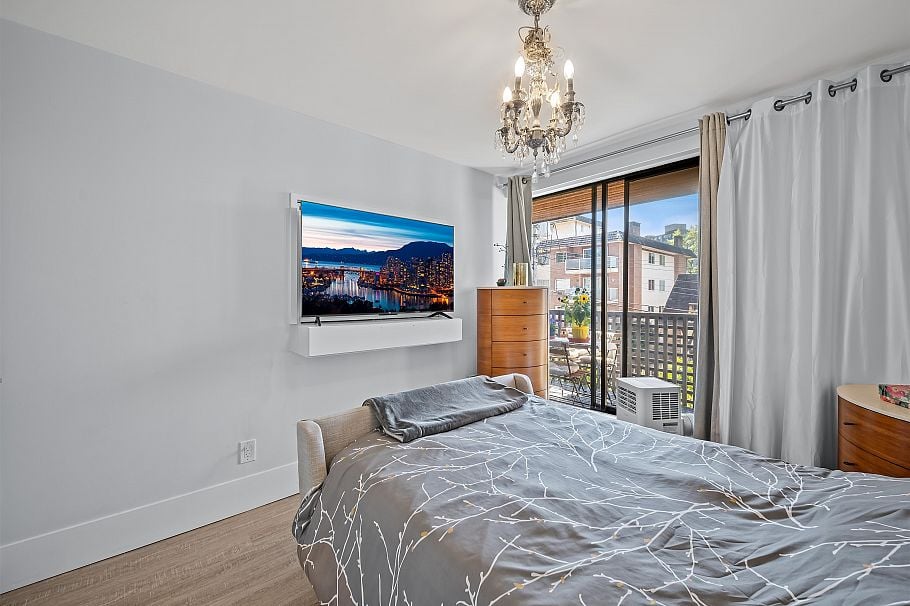 210 141 W 13th Street North Vancouver, BC - 12